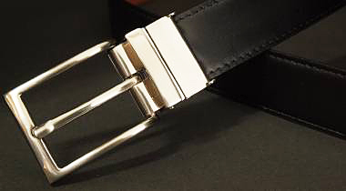 革ベルト・ファッションベルト　リバーシブルベルト　片面はビジネスベルトのスタンダードの銀付き革のベルト　もう片面はキップスキン矢絣柄型押し革